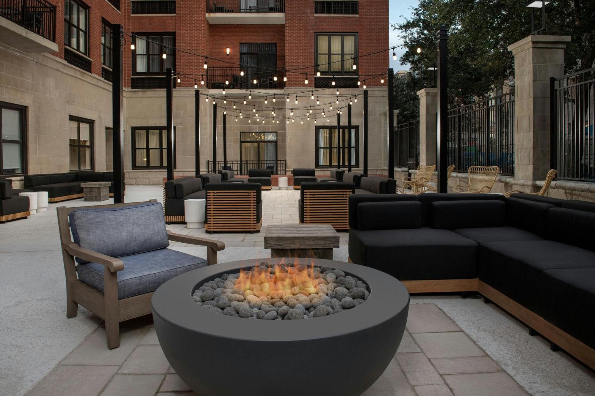 Courtyard By Marriott Savannah Downtown - Historic District Extérieur photo